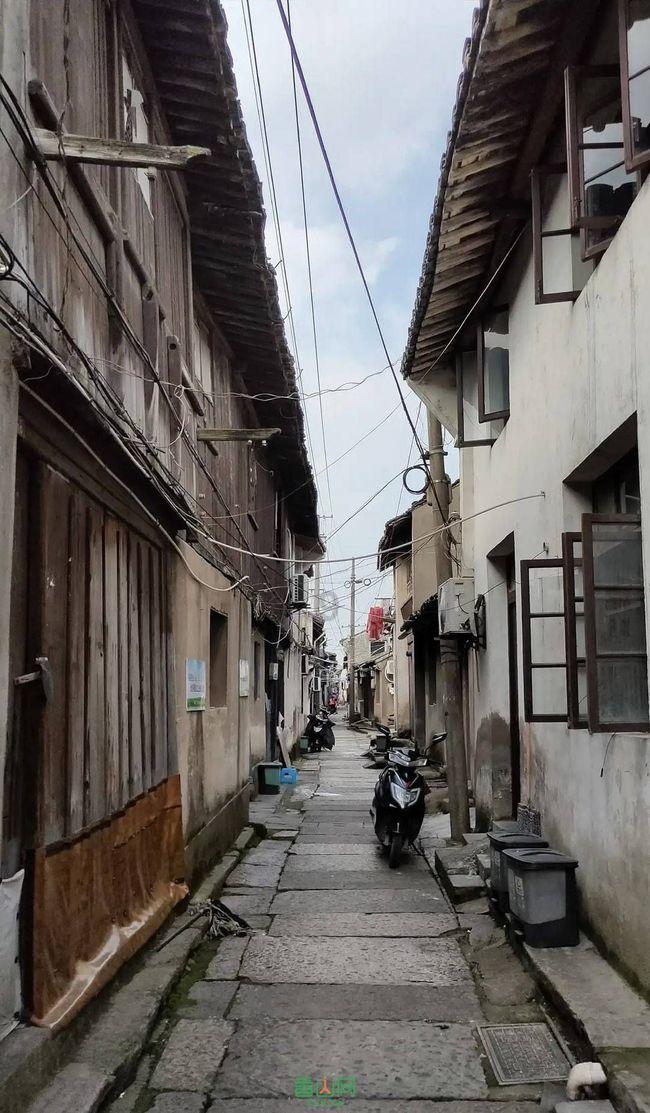 宏光半导体(06908.HK)授出合共754万股奖励股份